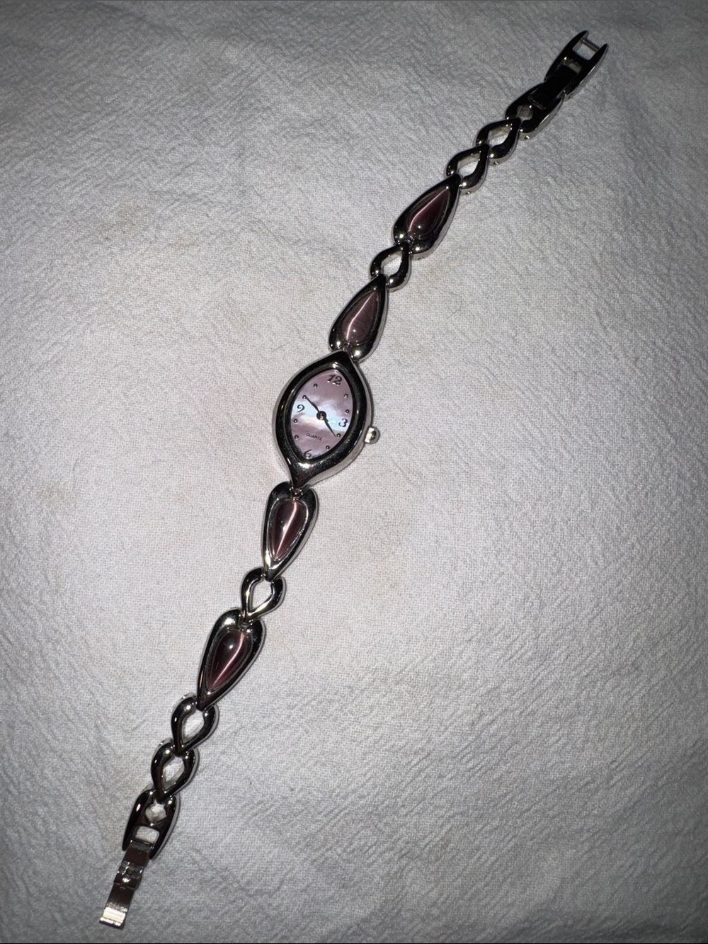 Elegant Quartz Women's Silver Bracelet Watch with Lavender Accents